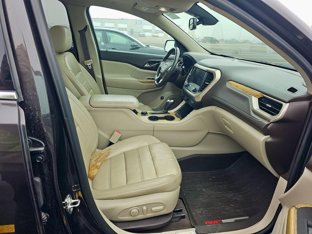 GMC Acadia Denali AWD 2017