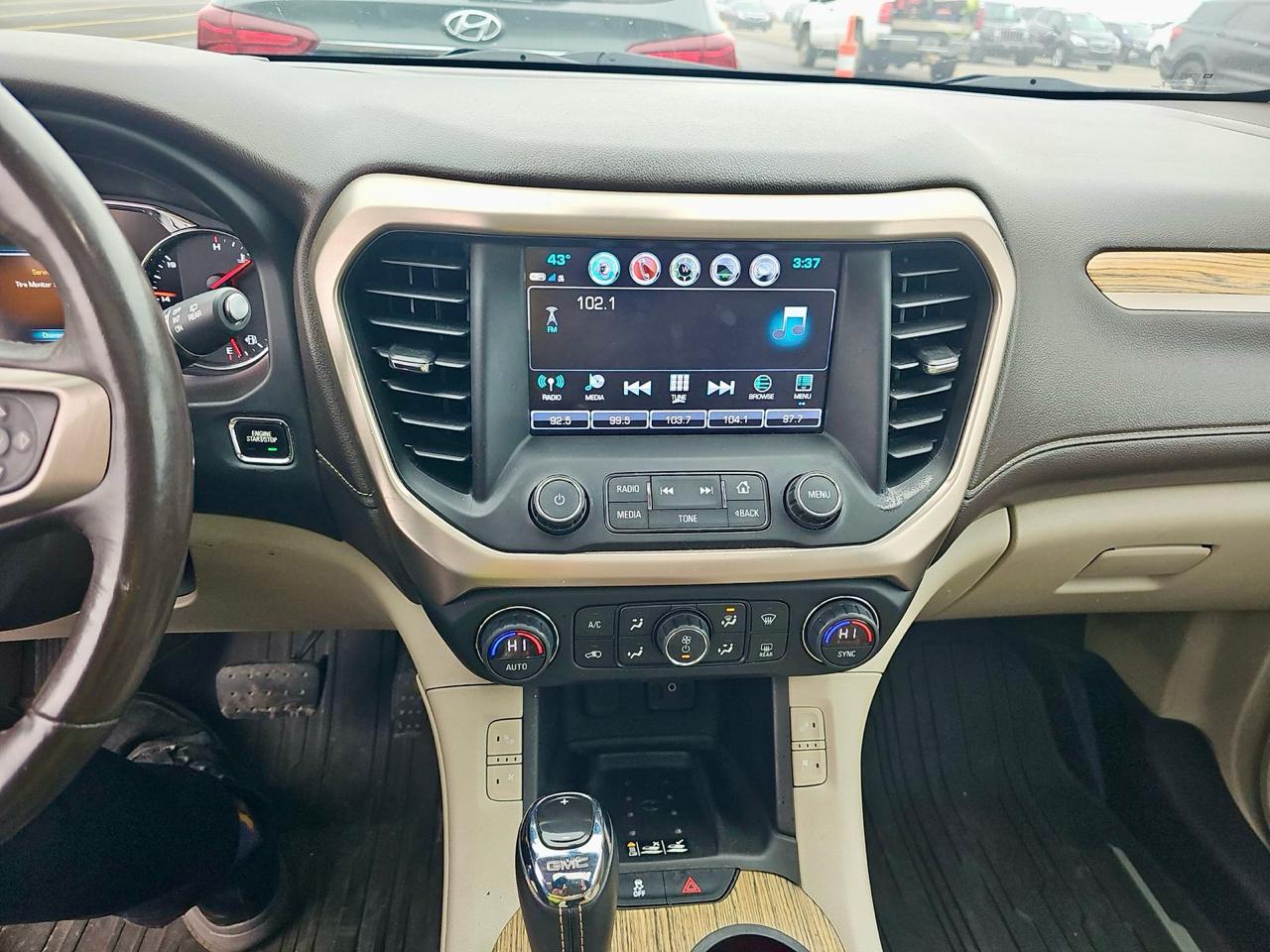 GMC Acadia Denali AWD 2017