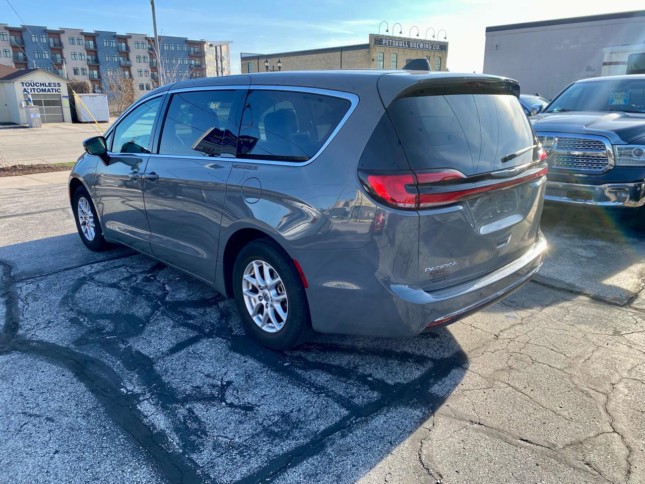 Chrysler Pacifica Touring L 2023