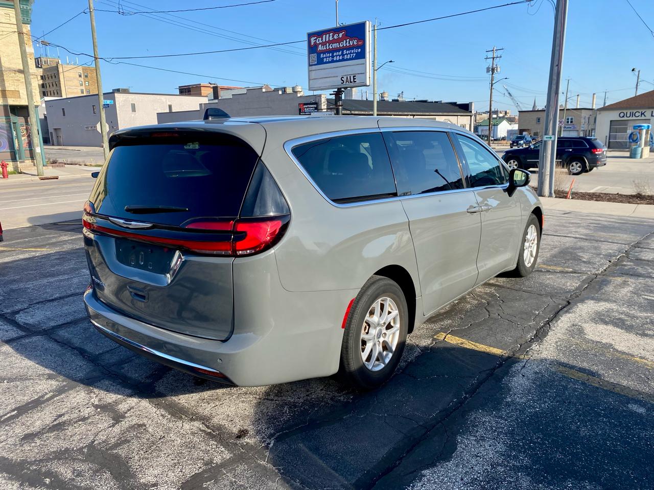 Chrysler Pacifica Touring L 2023
