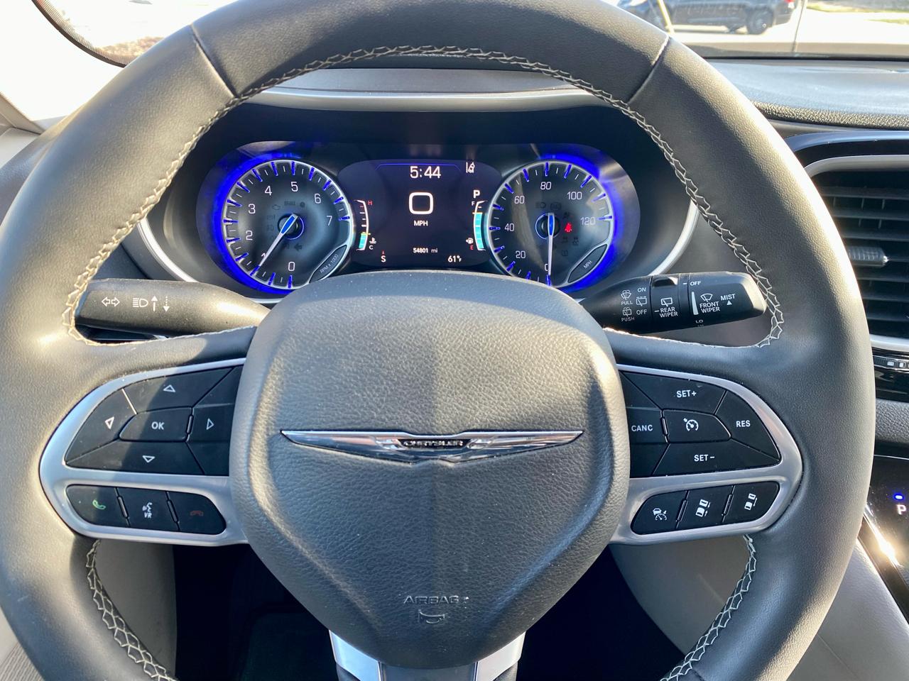 Chrysler Pacifica Touring L 2023