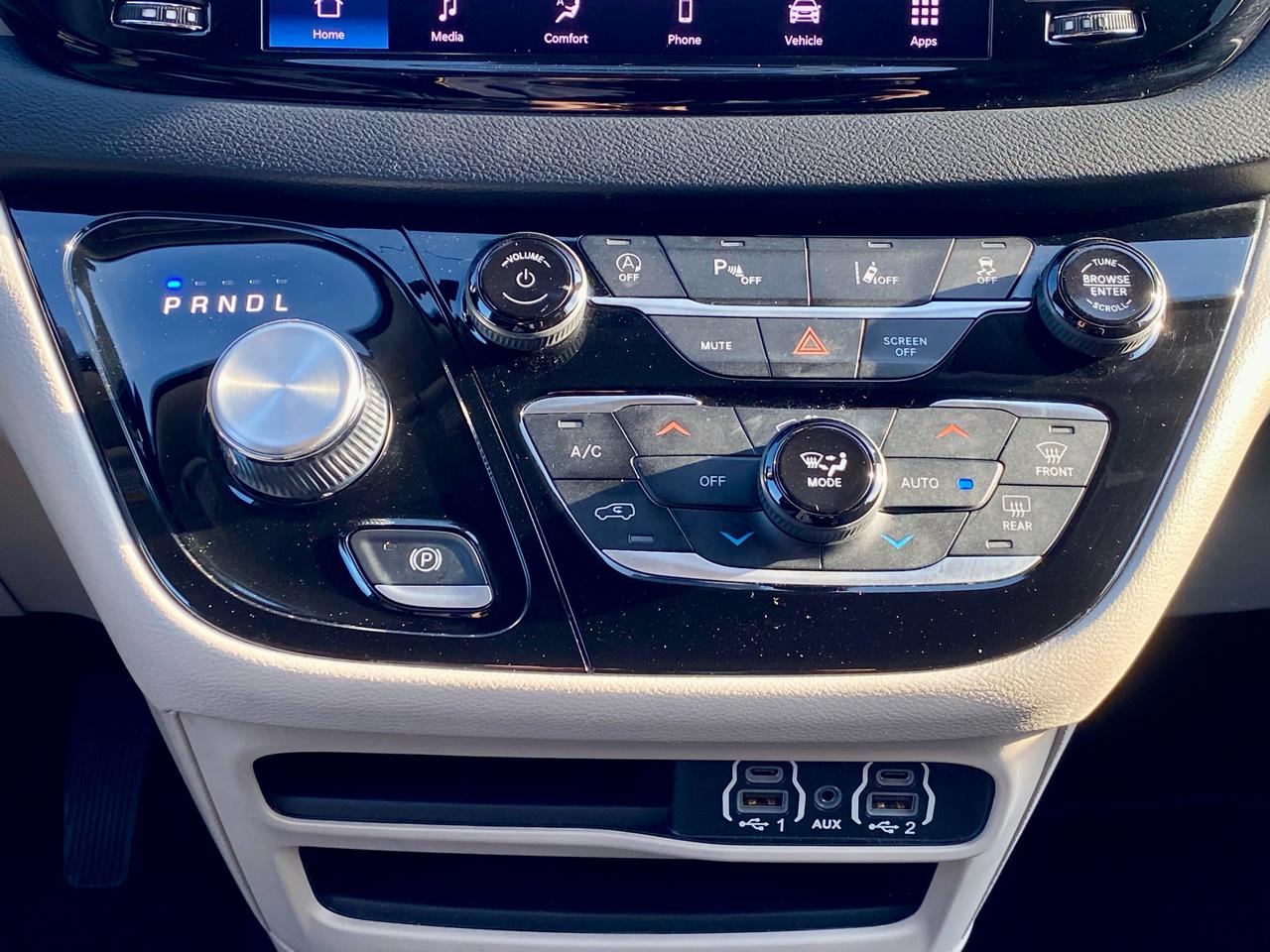 Chrysler Pacifica Touring L 2023