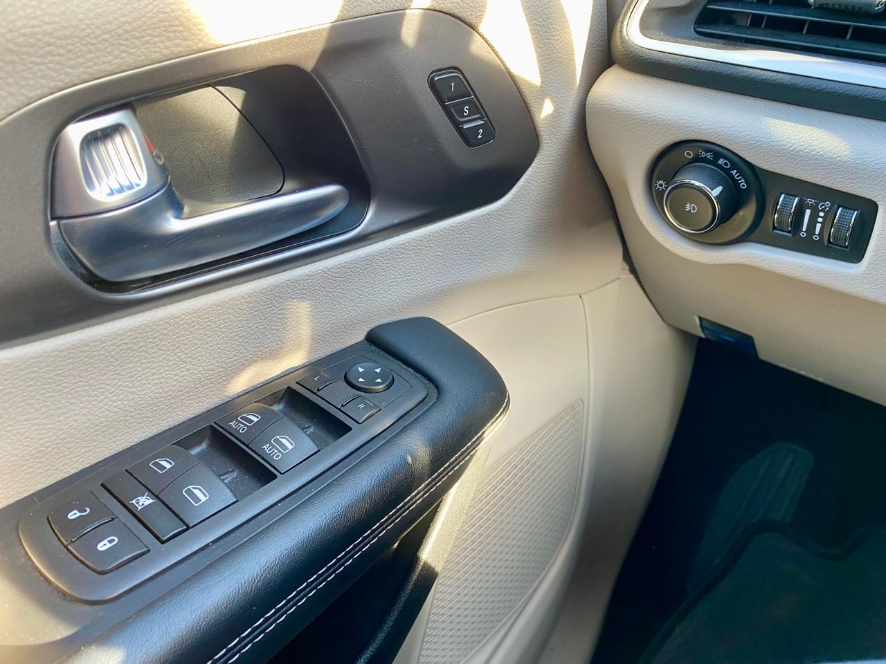 Chrysler Pacifica Touring L 2023