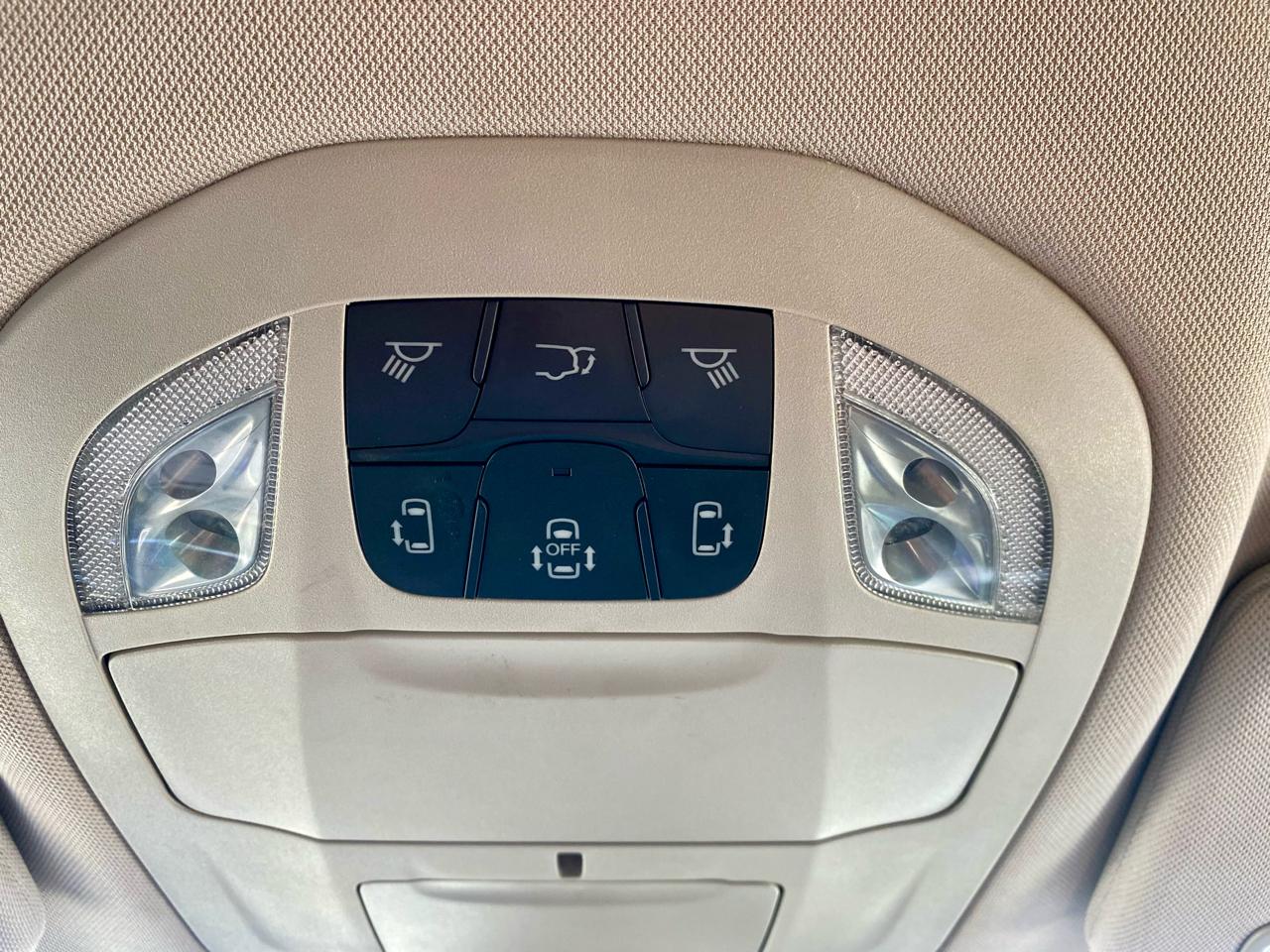 Chrysler Pacifica Touring L 2023