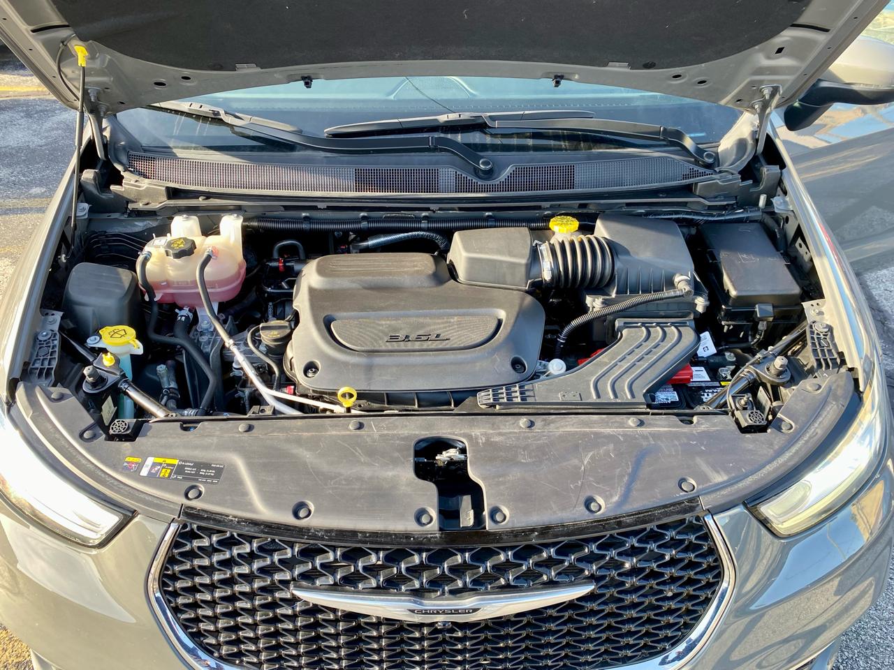 Chrysler Pacifica Touring L 2023