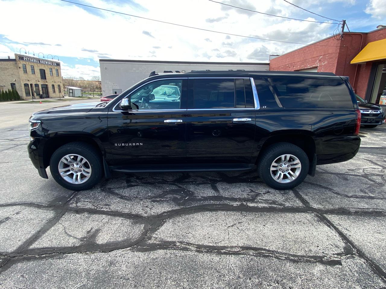Chevrolet Suburban LT 4WD 2020
