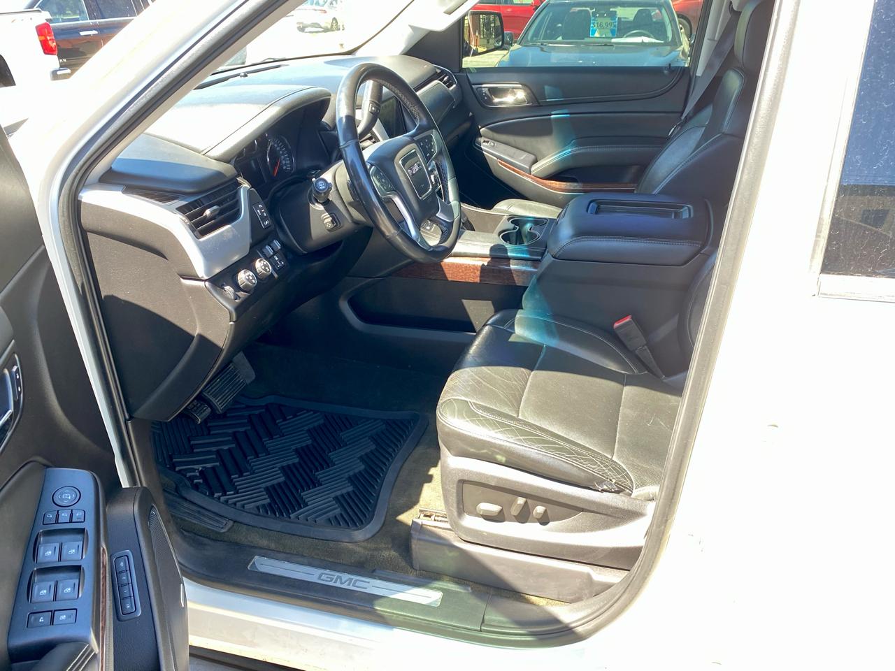 GMC Yukon XL SLT 1/2 Ton 4WD 2015