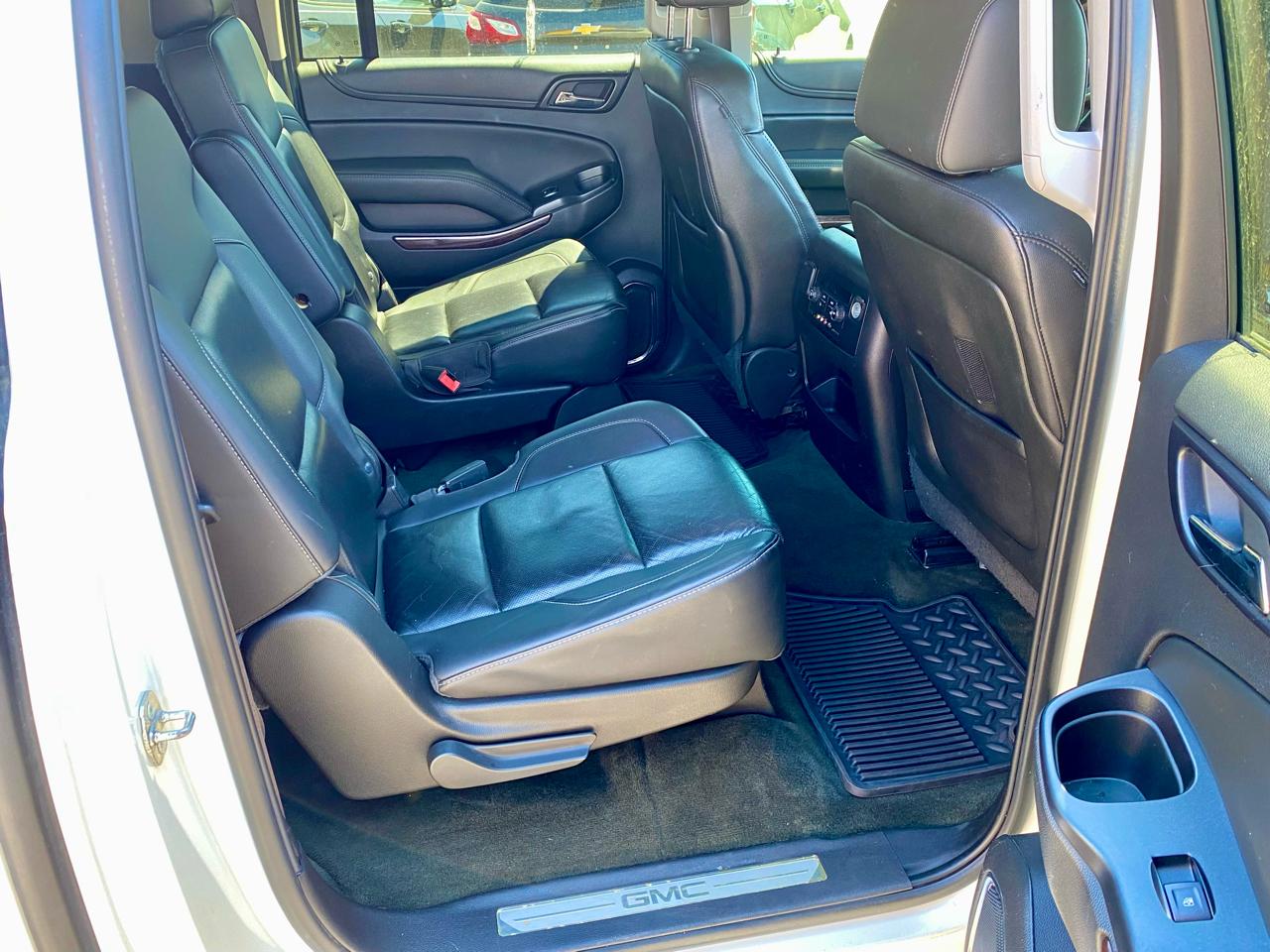 GMC Yukon XL SLT 1/2 Ton 4WD 2015