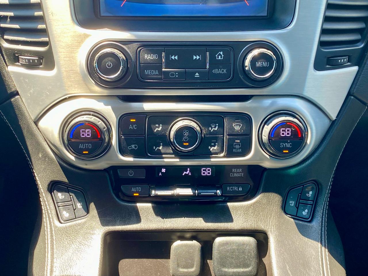 GMC Yukon XL SLT 1/2 Ton 4WD 2015