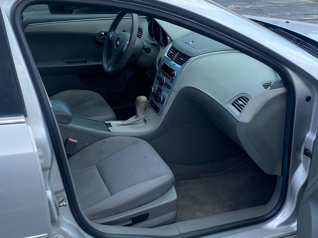 Chevrolet Malibu LS 2012