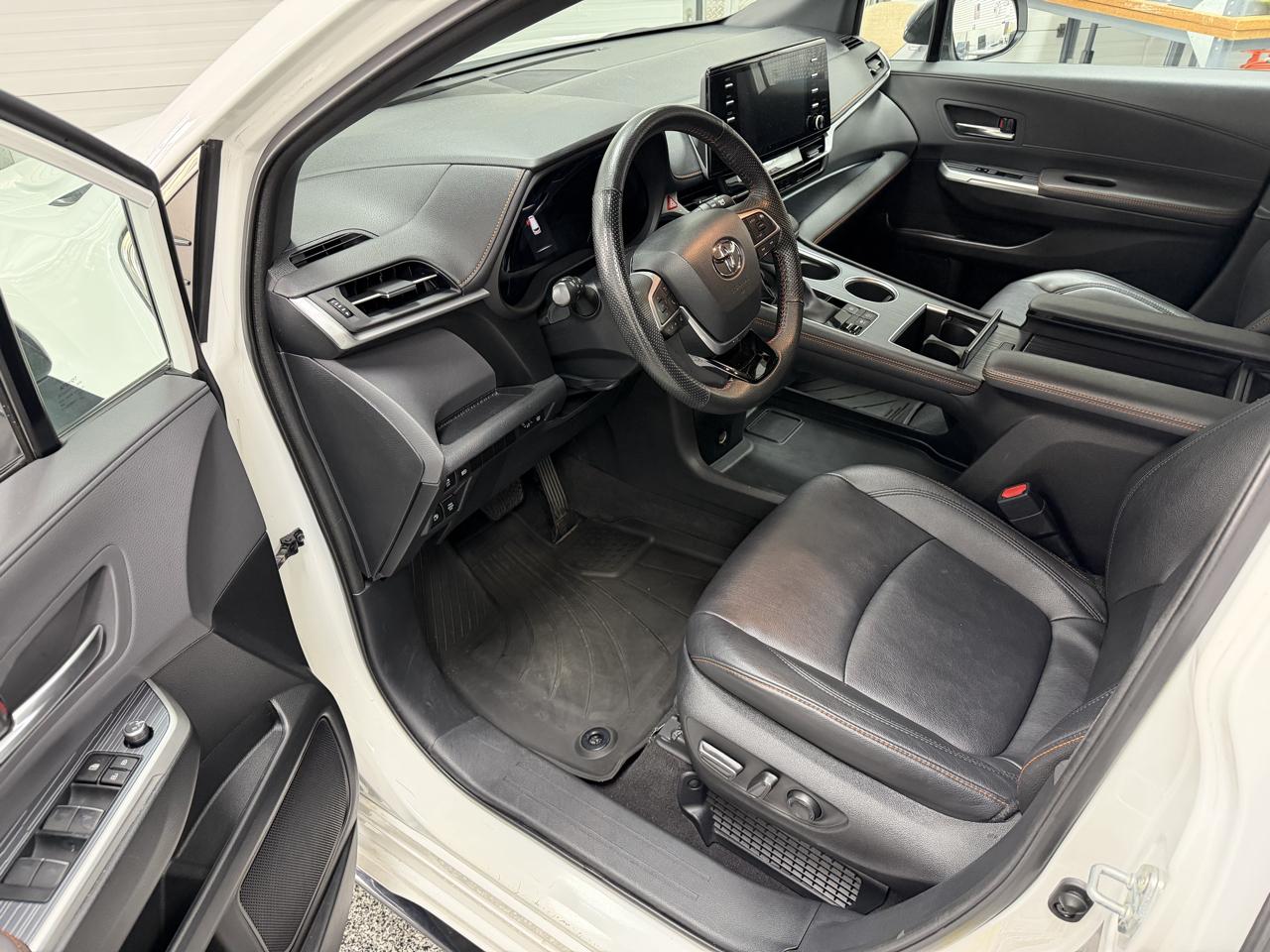 Toyota Sienna photo 7