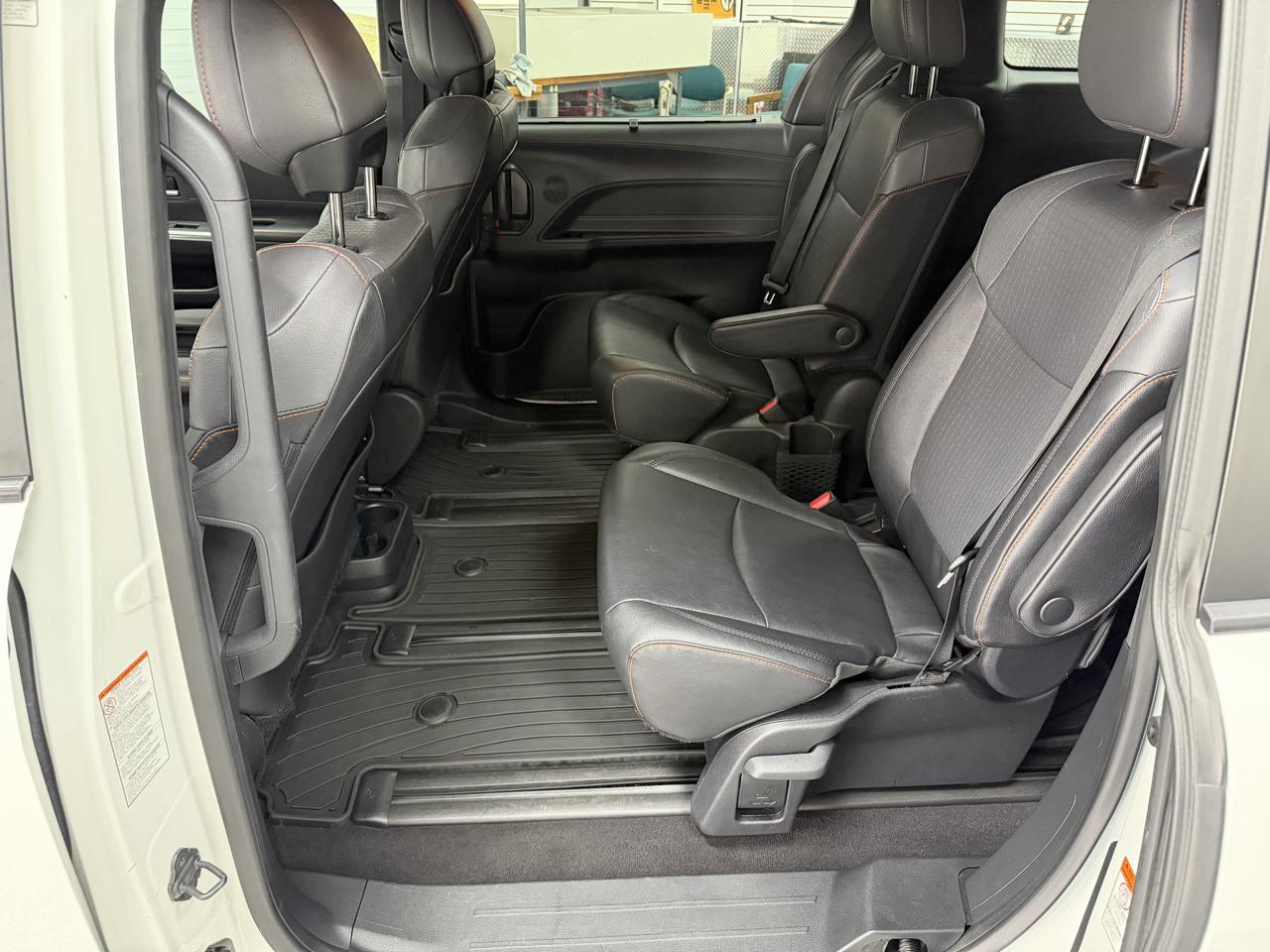 Toyota Sienna photo 9