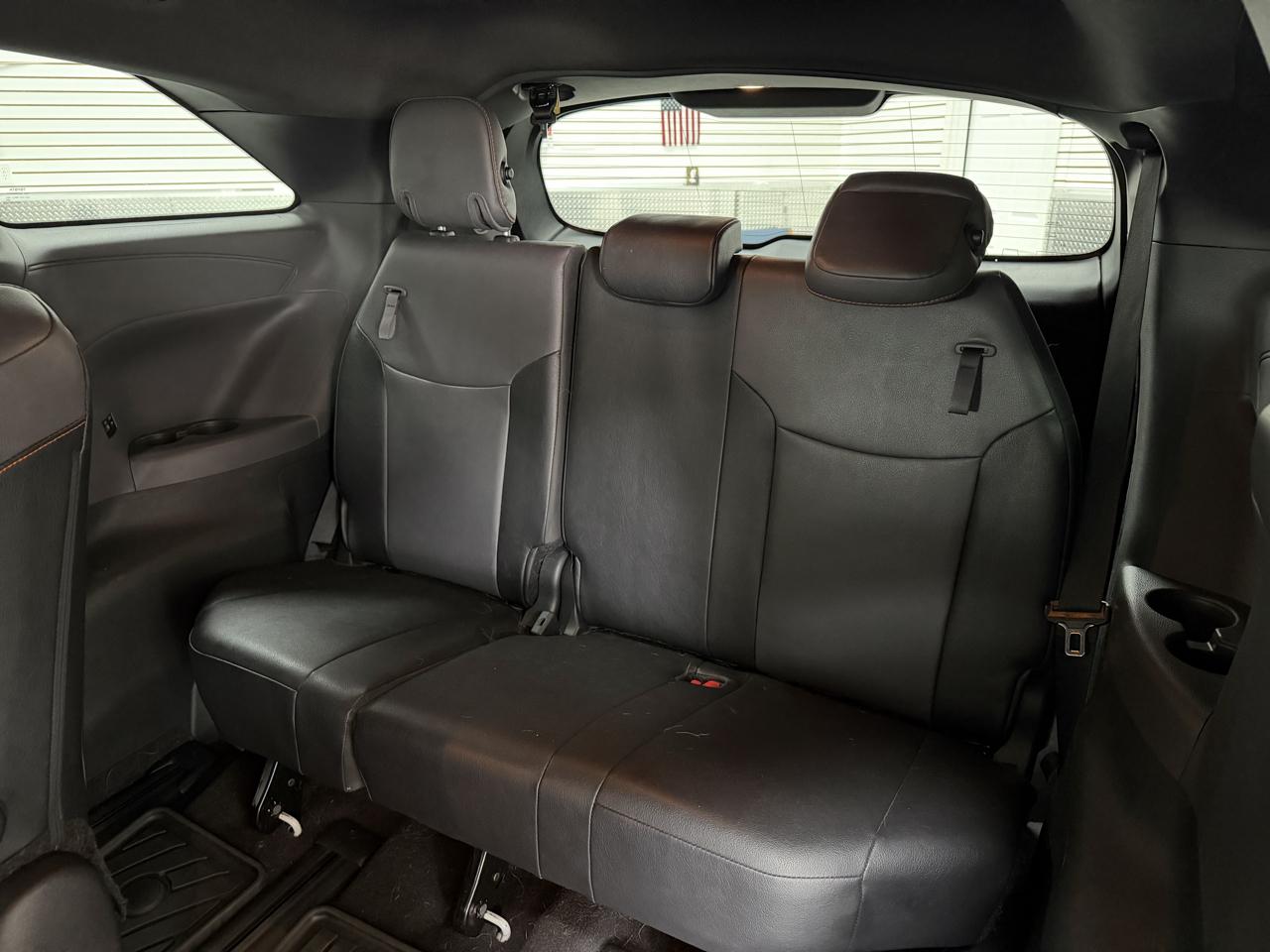 Toyota Sienna photo 11