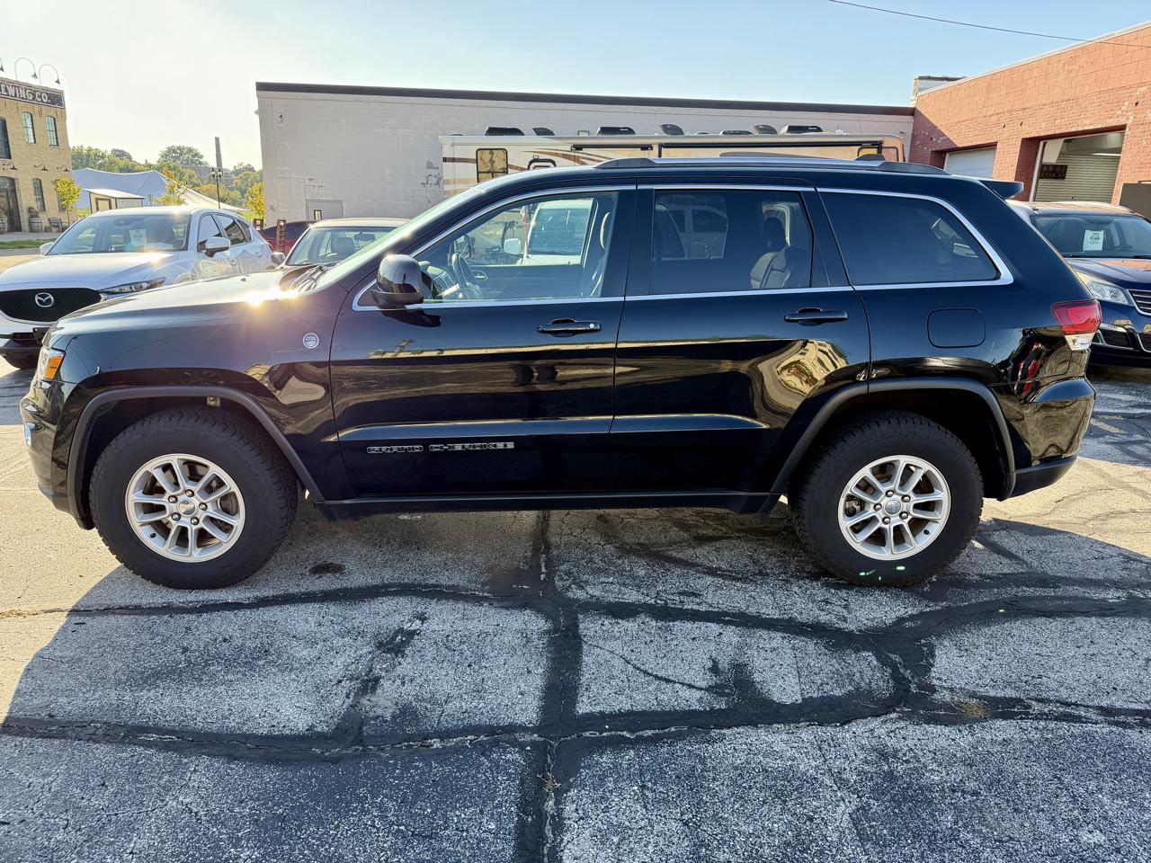 Jeep Grand Cherokee Laredo 4WD 2020
