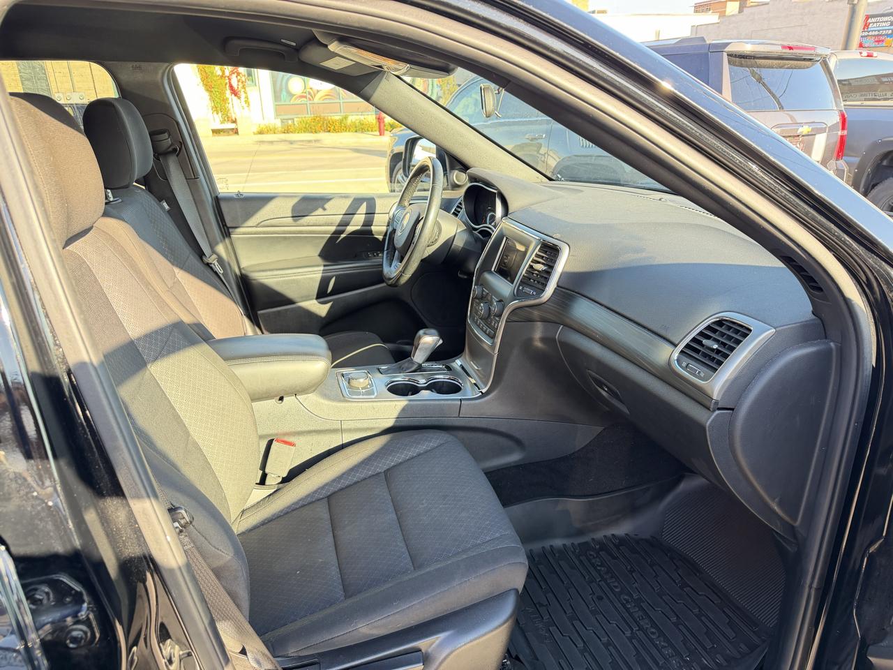 Jeep Grand Cherokee Laredo 4WD 2020