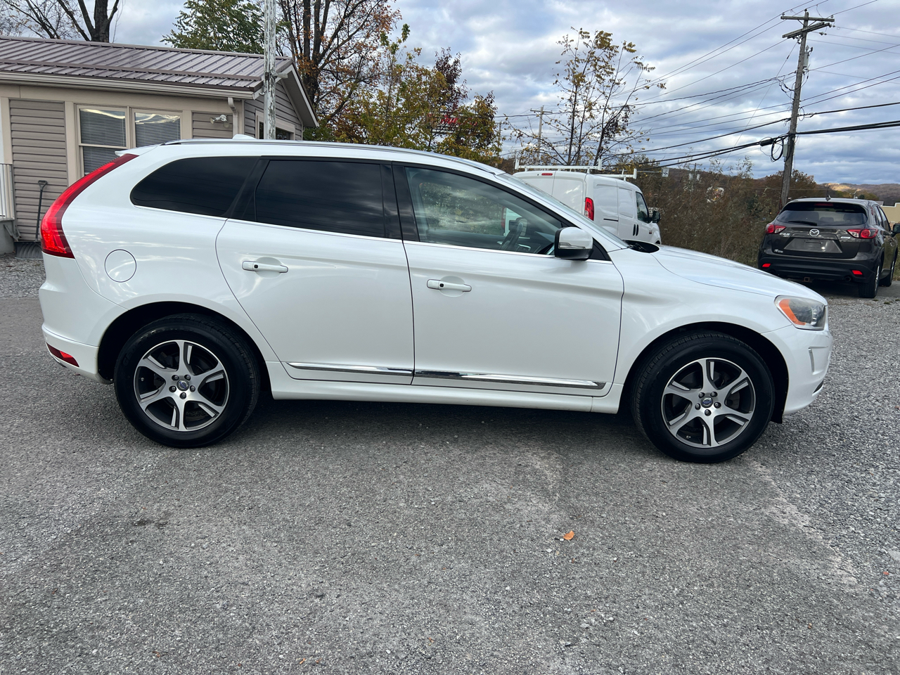 Volvo XC60 AWD 4dr T6 Premier Plus 2015 Volvo XC60 AWD 4dr T6 Premier Plus 2015