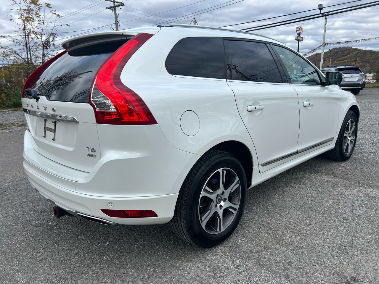 Volvo XC60 AWD 4dr T6 Premier Plus 2015 Volvo XC60 AWD 4dr T6 Premier Plus 2015
