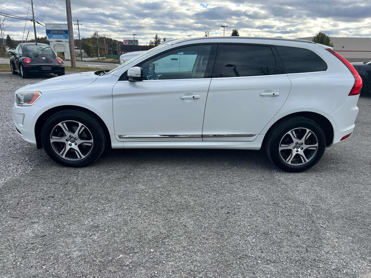 Volvo XC60 AWD 4dr T6 Premier Plus 2015 Volvo XC60 AWD 4dr T6 Premier Plus 2015