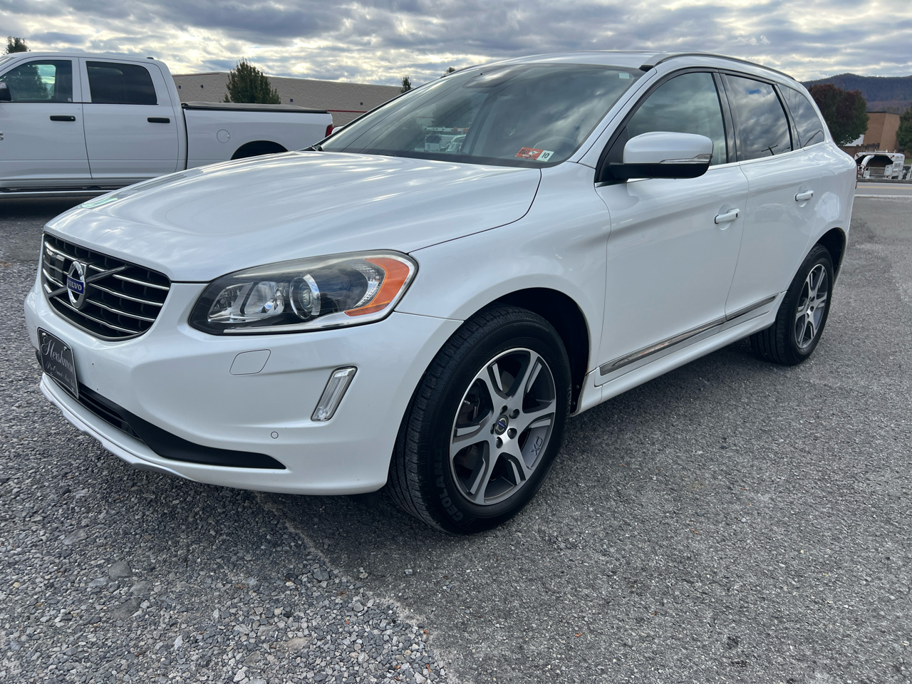 Volvo XC60 AWD 4dr T6 Premier Plus 2015 Volvo XC60 AWD 4dr T6 Premier Plus 2015