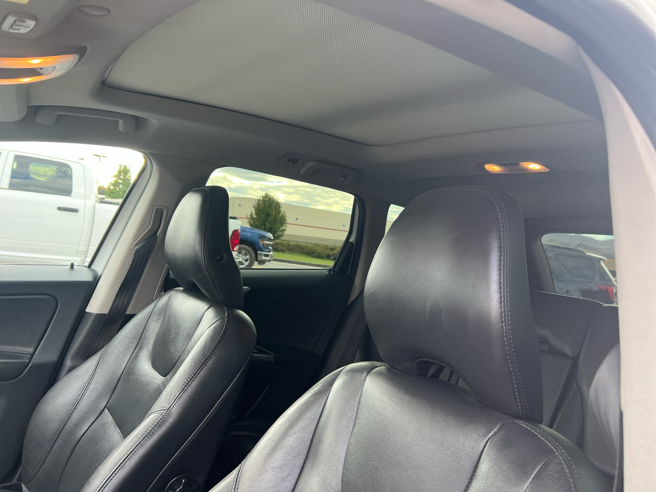 Volvo XC60 AWD 4dr T6 Premier Plus 2015 Volvo XC60 AWD 4dr T6 Premier Plus 2015