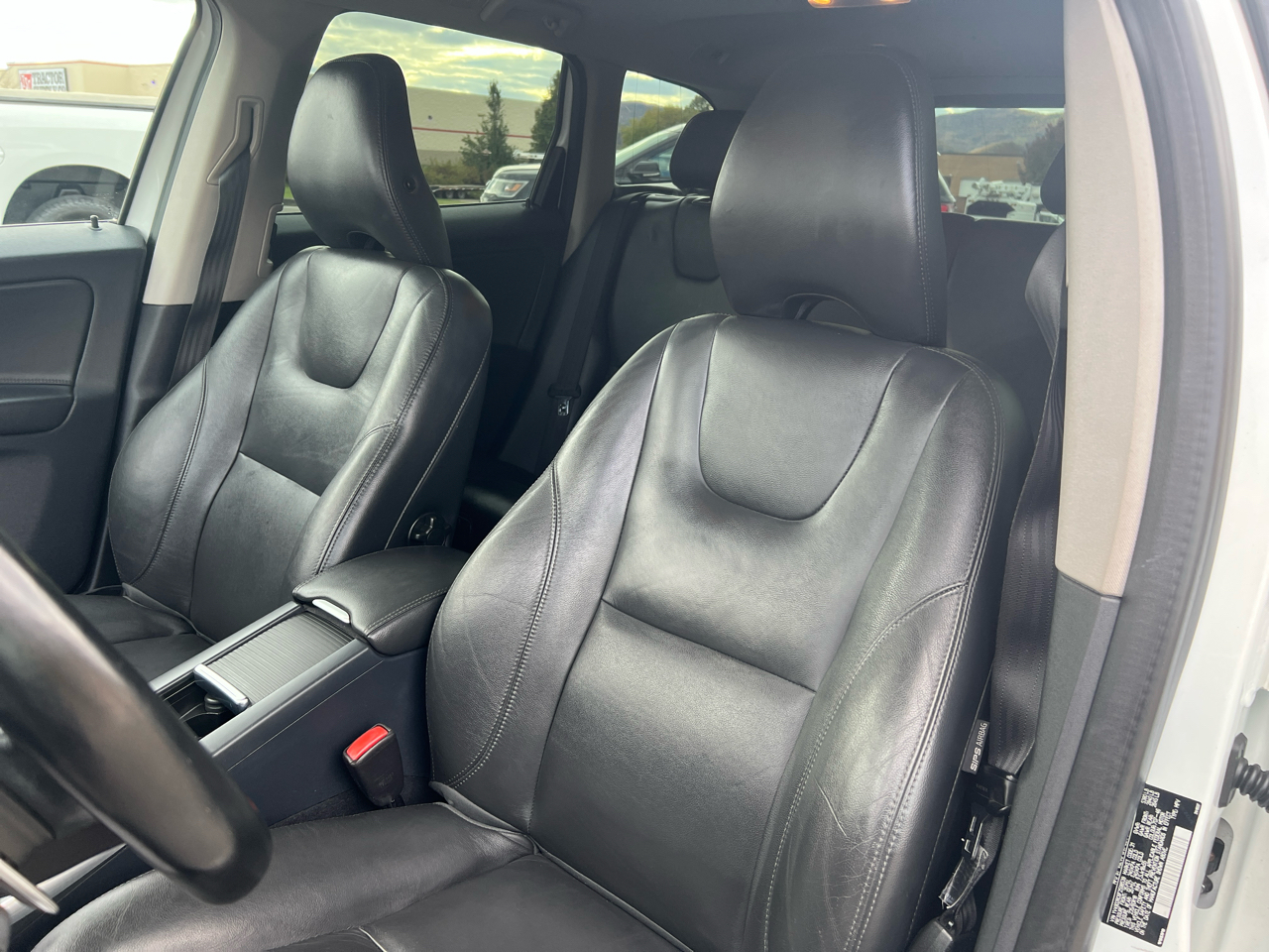 Volvo XC60 AWD 4dr T6 Premier Plus 2015 Volvo XC60 AWD 4dr T6 Premier Plus 2015