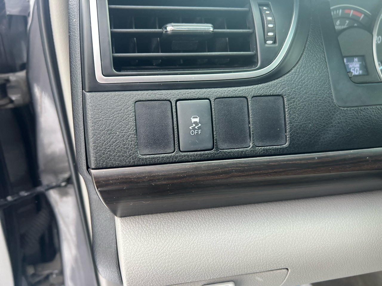 Toyota Camry 4dr Sdn LE Auto 2015