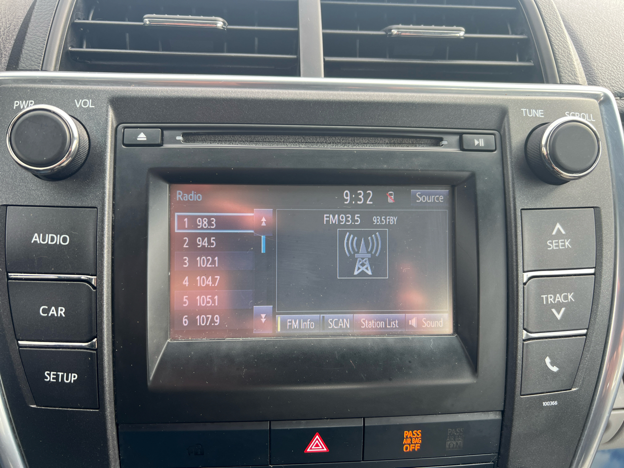 Toyota Camry 4dr Sdn LE Auto 2015