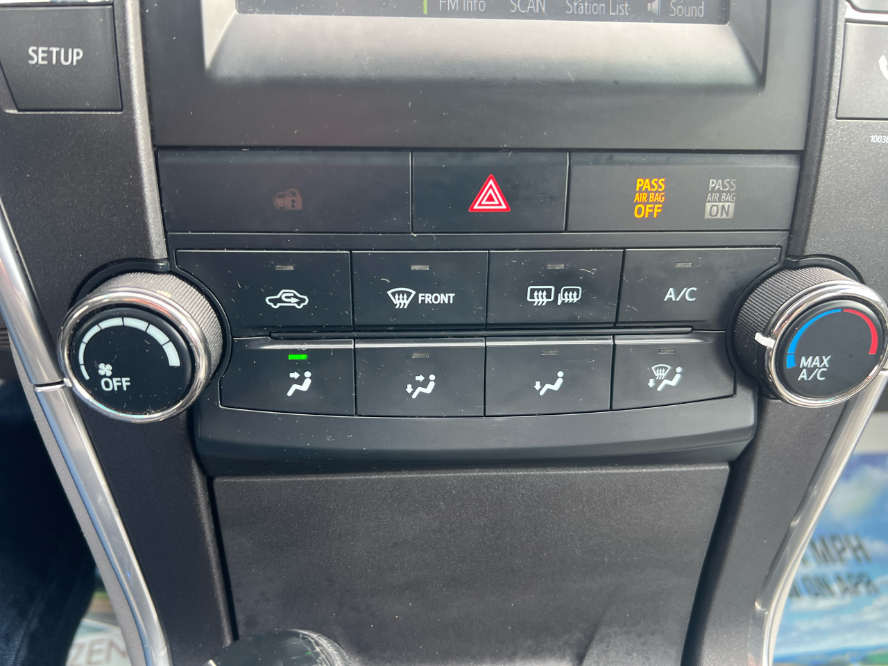 Toyota Camry 4dr Sdn LE Auto 2015