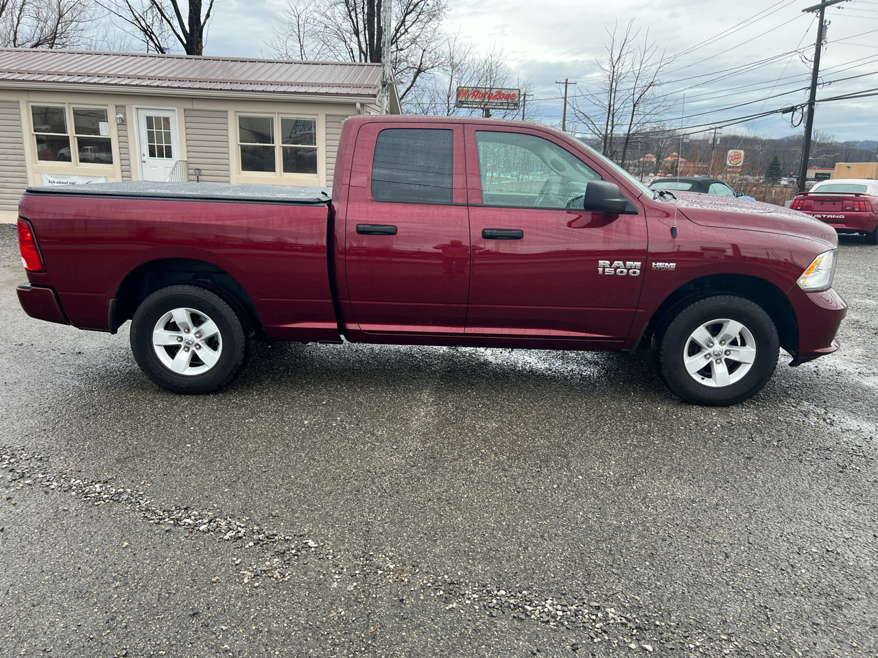 RAM 1500 Express 4x4 Quad Cab 6'4" Box 2018