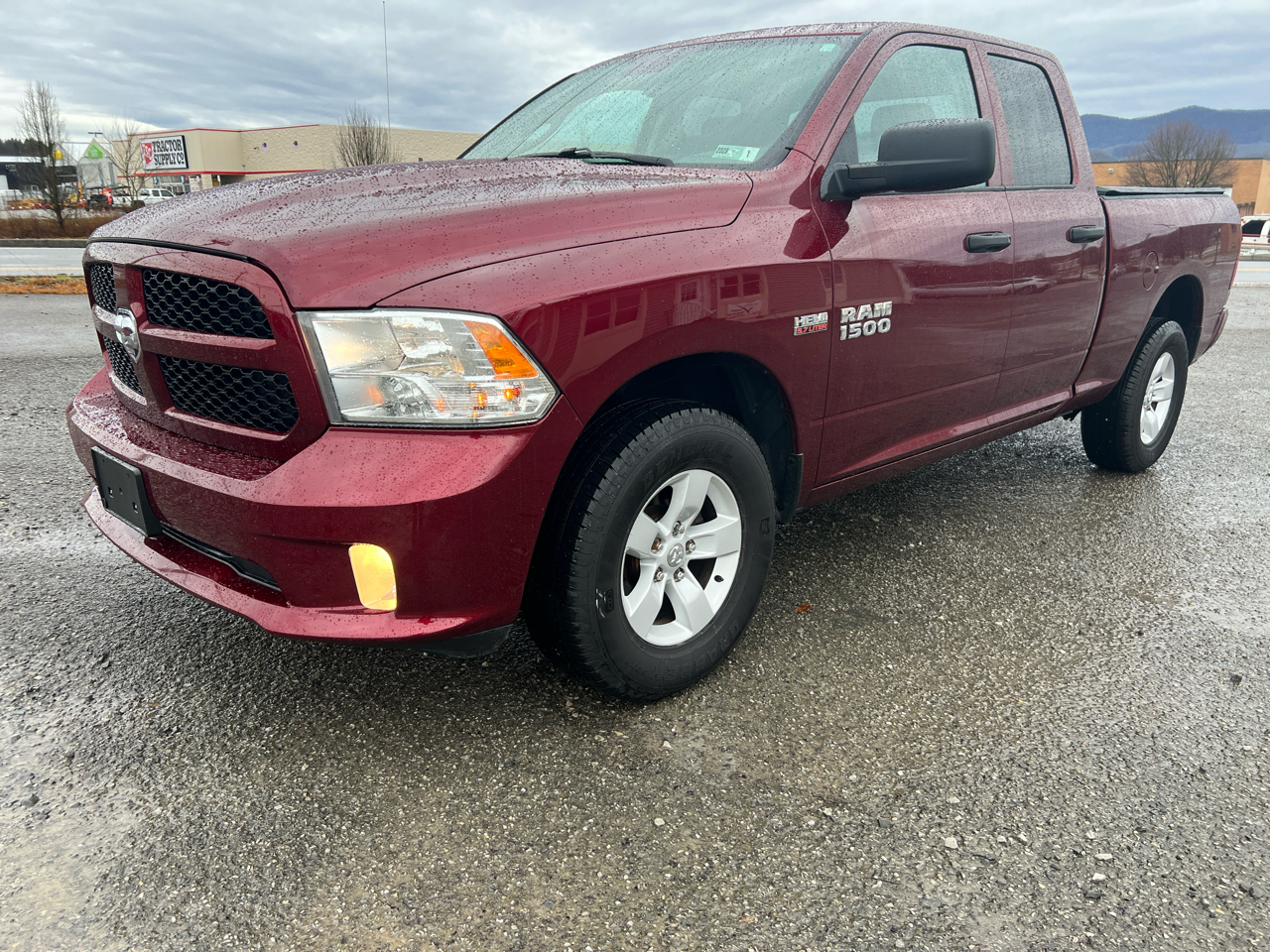 RAM 1500 Express 4x4 Quad Cab 6'4" Box 2018