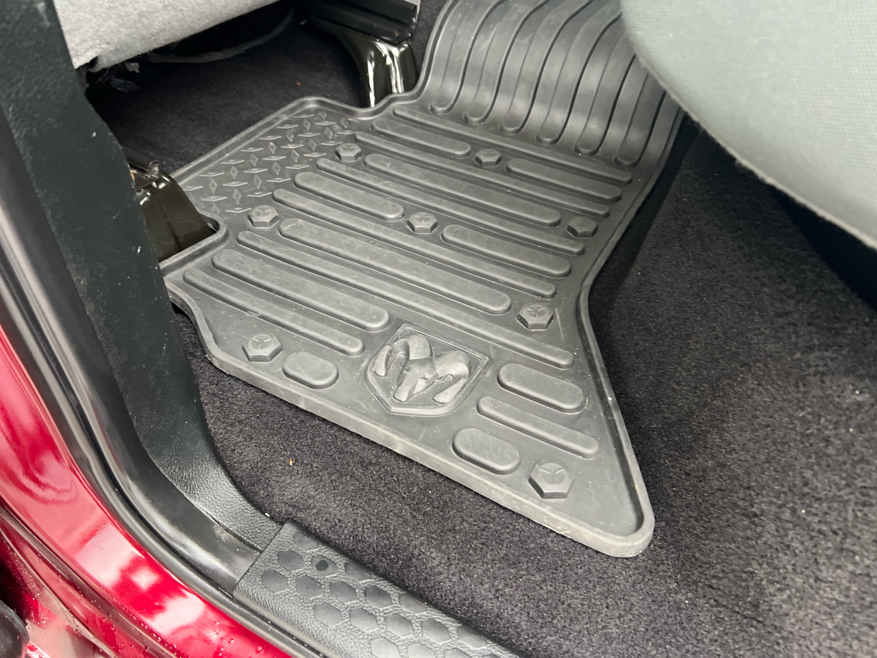 RAM 1500 Express 4x4 Quad Cab 6'4" Box 2018