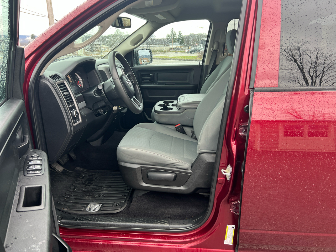 RAM 1500 Express 4x4 Quad Cab 6'4" Box 2018