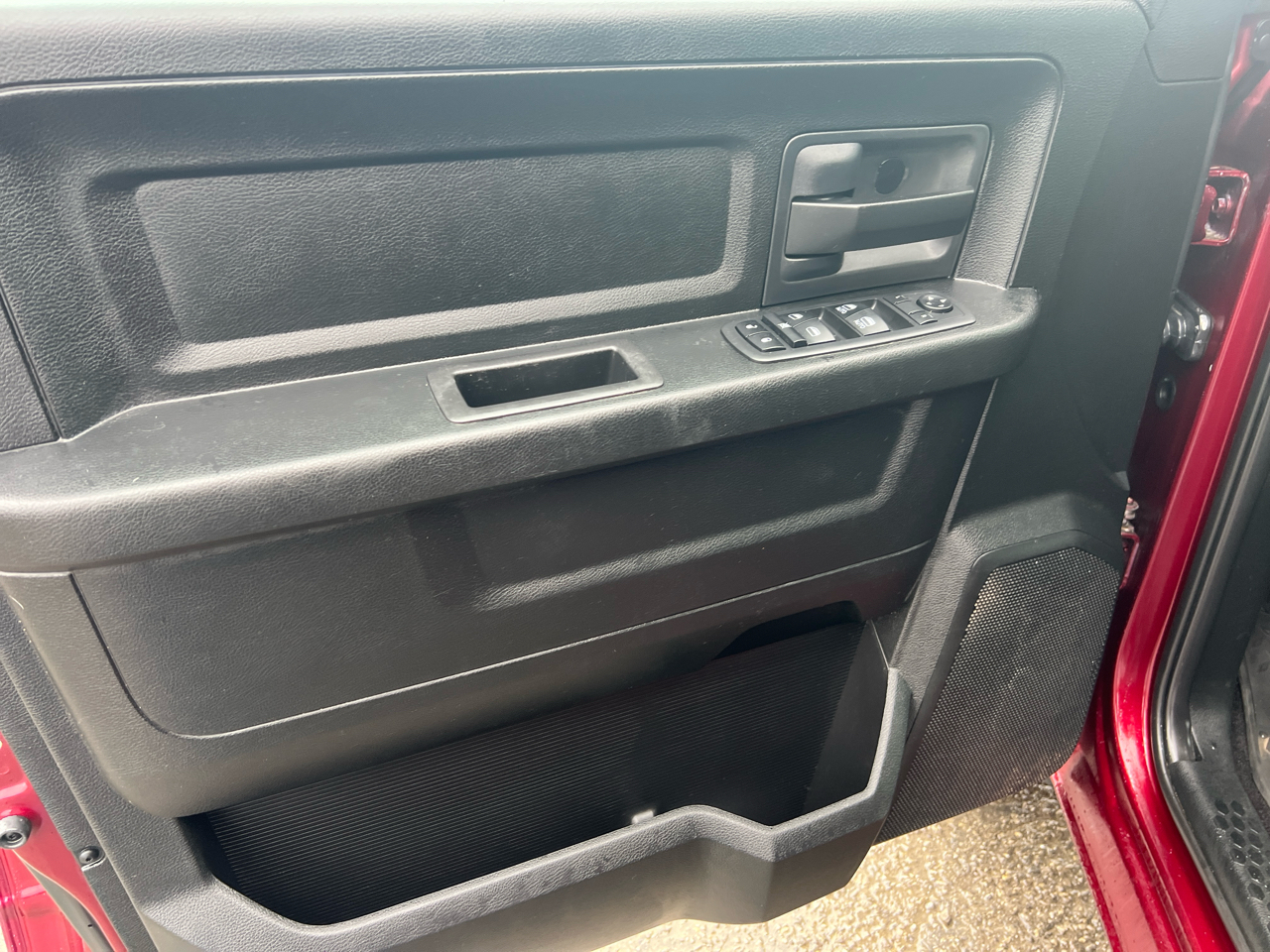 RAM 1500 Express 4x4 Quad Cab 6'4" Box 2018