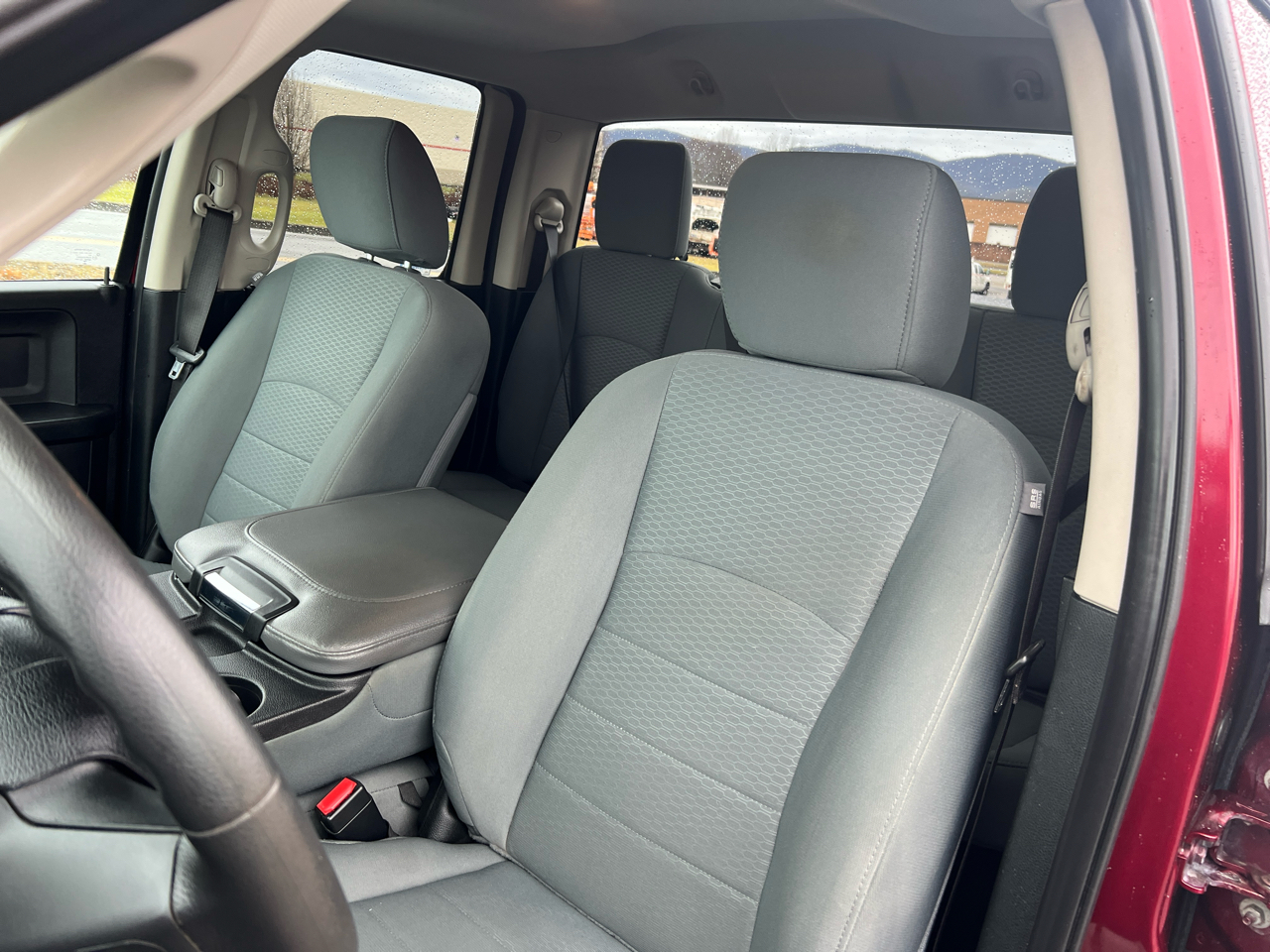 RAM 1500 Express 4x4 Quad Cab 6'4" Box 2018