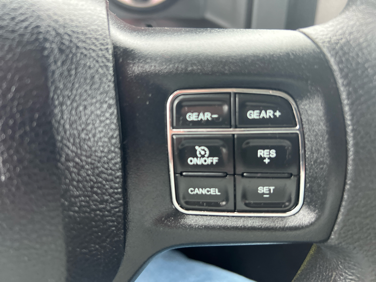 RAM 1500 Express 4x4 Quad Cab 6'4" Box 2018