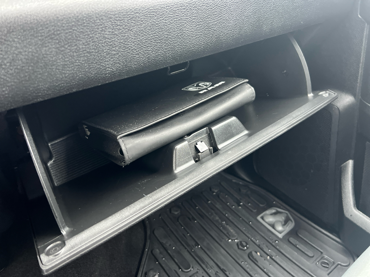 RAM 1500 Express 4x4 Quad Cab 6'4" Box 2018