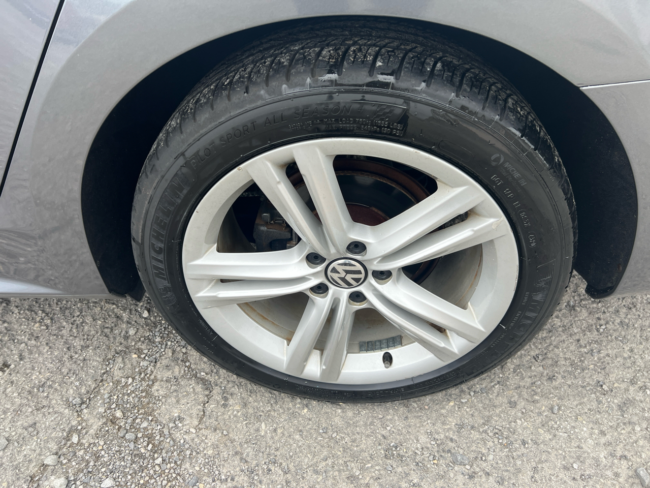 Volkswagen Passat 4dr Sdn 3.6L V6 DSG SE w/Sunroof 2012