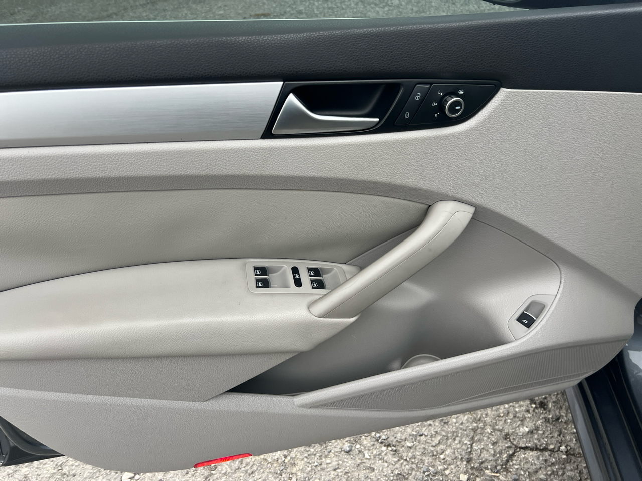 Volkswagen Passat 4dr Sdn 3.6L V6 DSG SE w/Sunroof 2012