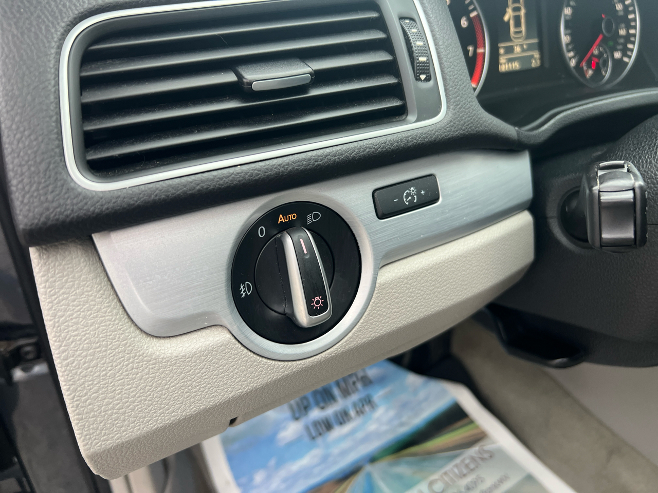 Volkswagen Passat 4dr Sdn 3.6L V6 DSG SE w/Sunroof 2012