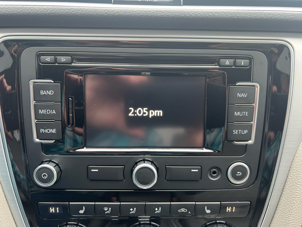 Volkswagen Passat 4dr Sdn 3.6L V6 DSG SE w/Sunroof 2012