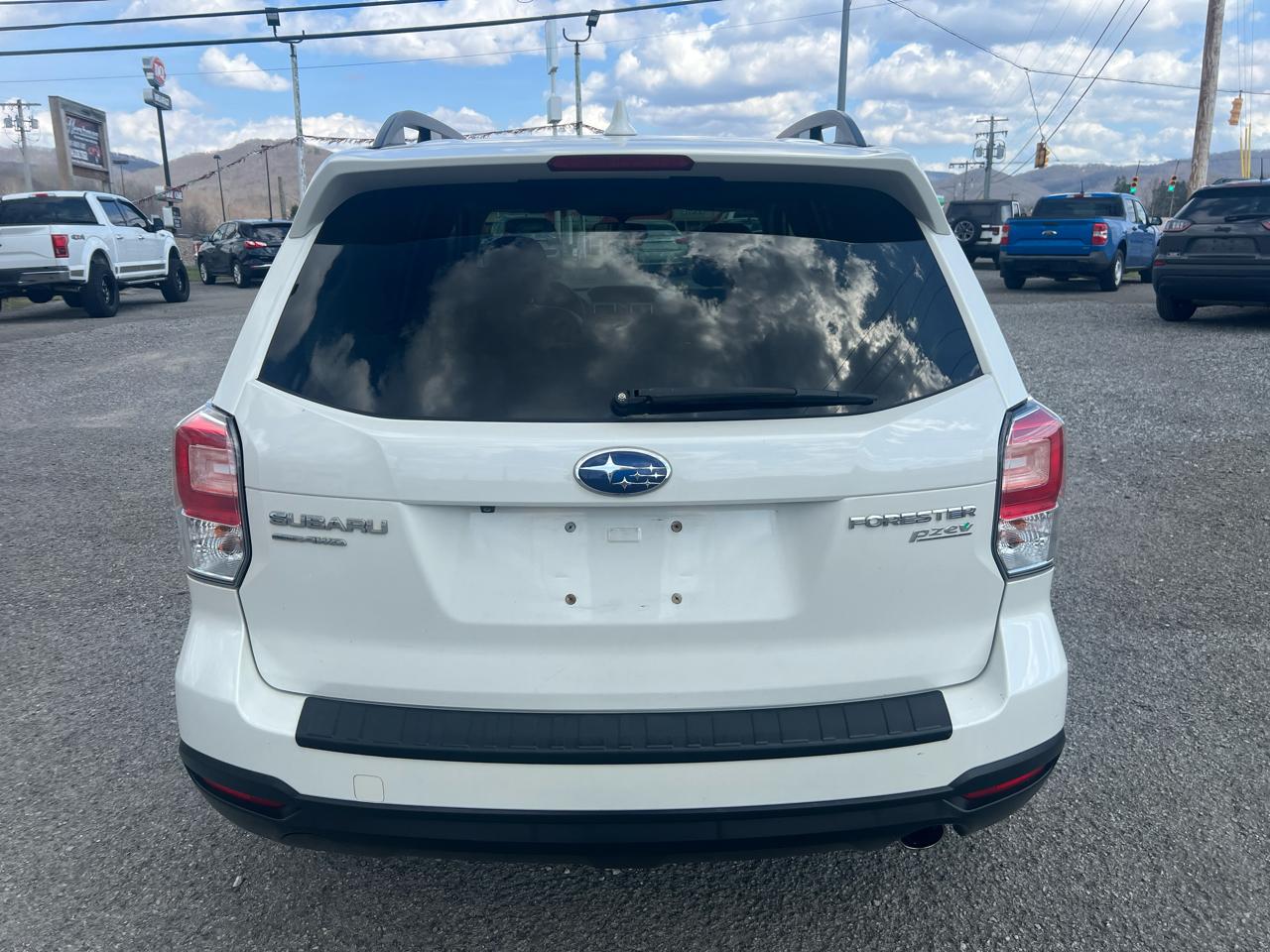 Subaru Forester 2.5i Limited CVT 2017