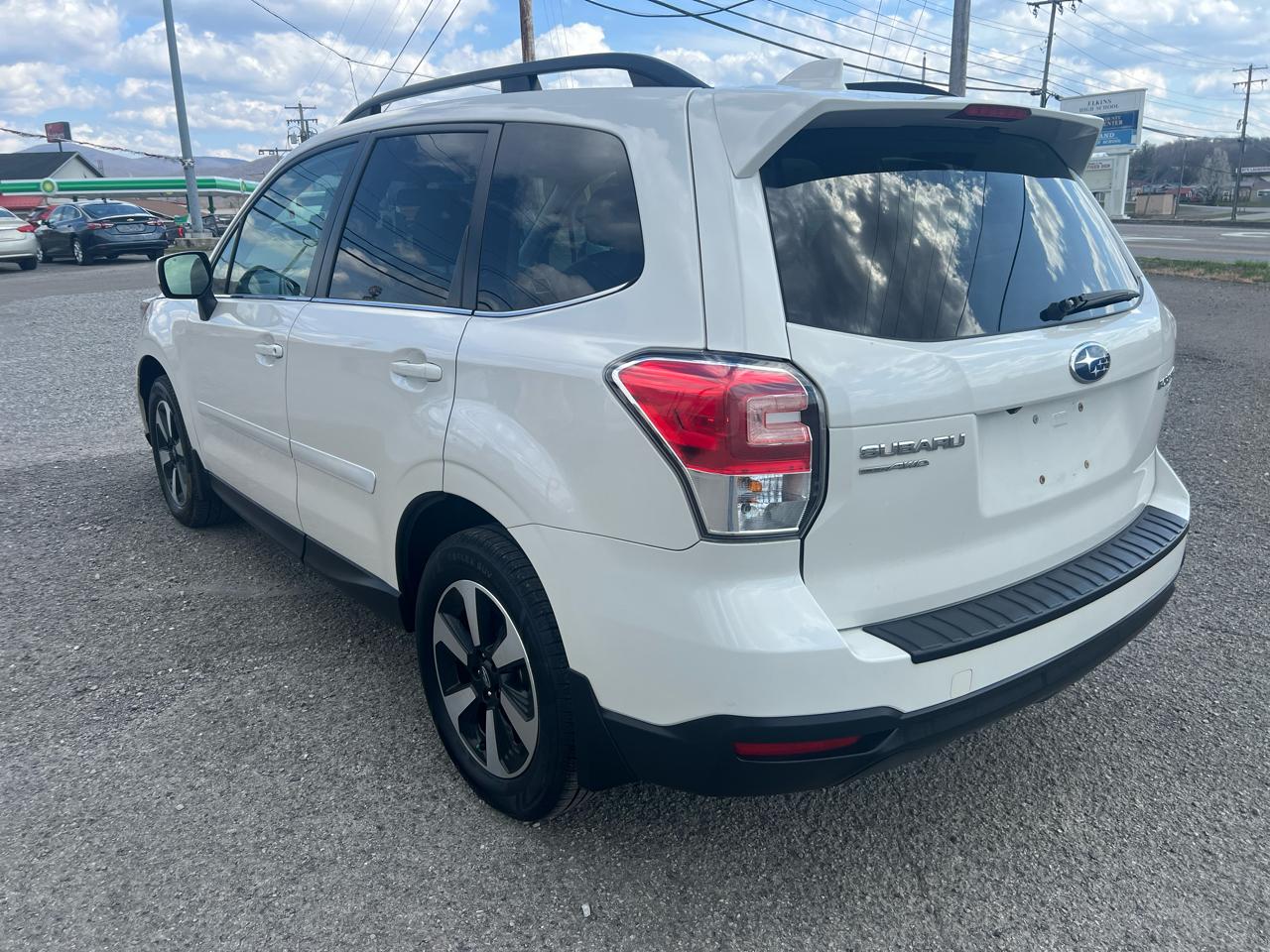 Subaru Forester 2.5i Limited CVT 2017