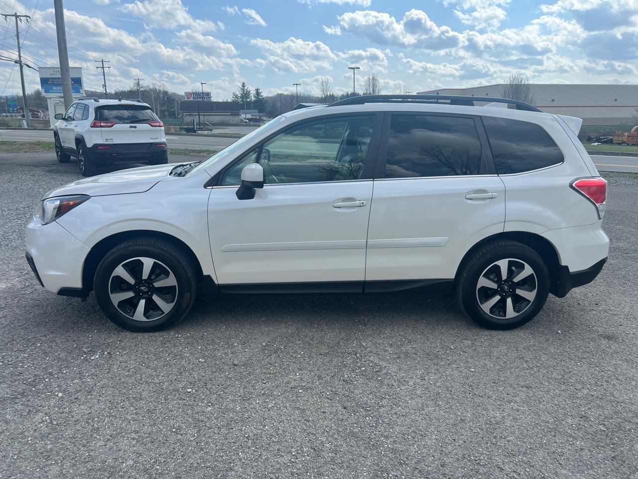 Subaru Forester 2.5i Limited CVT 2017