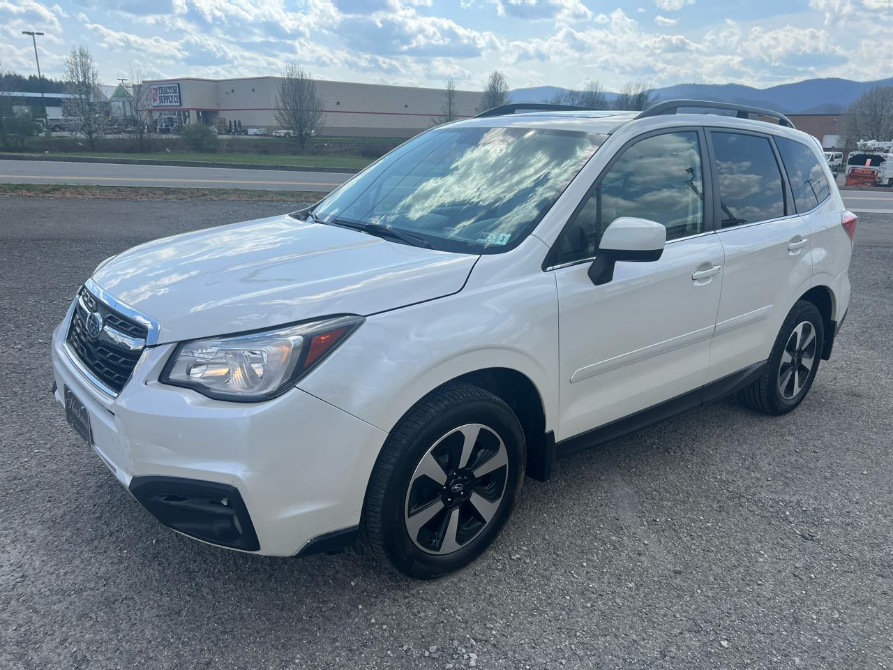 Subaru Forester 2.5i Limited CVT 2017