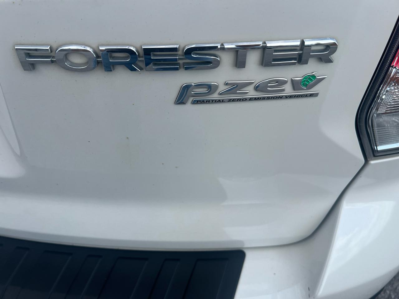 Subaru Forester 2.5i Limited CVT 2017