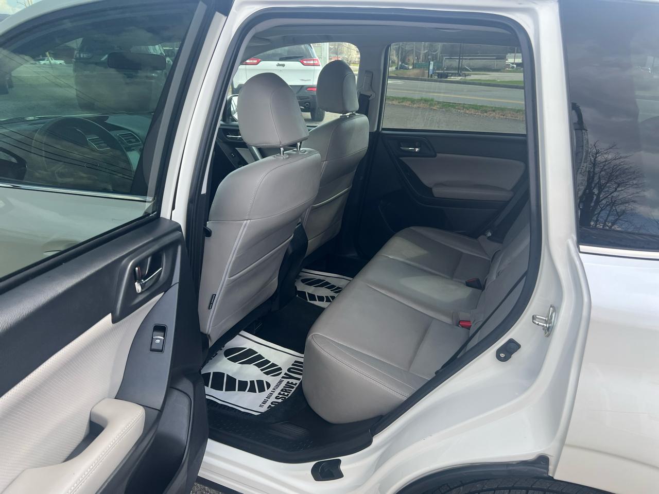 Subaru Forester 2.5i Limited CVT 2017