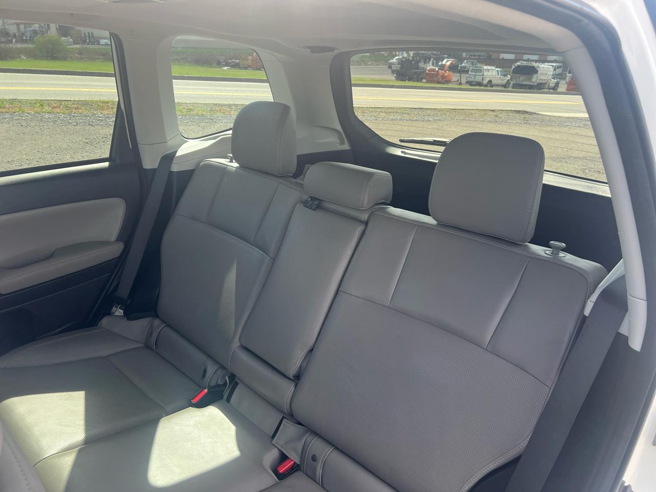 Subaru Forester 2.5i Limited CVT 2017