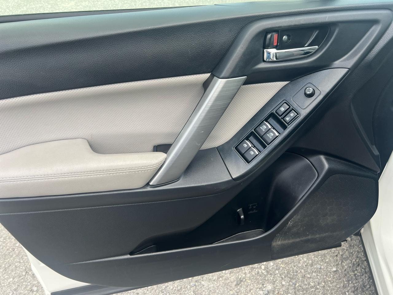 Subaru Forester 2.5i Limited CVT 2017