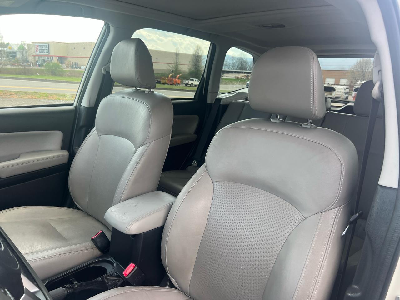 Subaru Forester 2.5i Limited CVT 2017