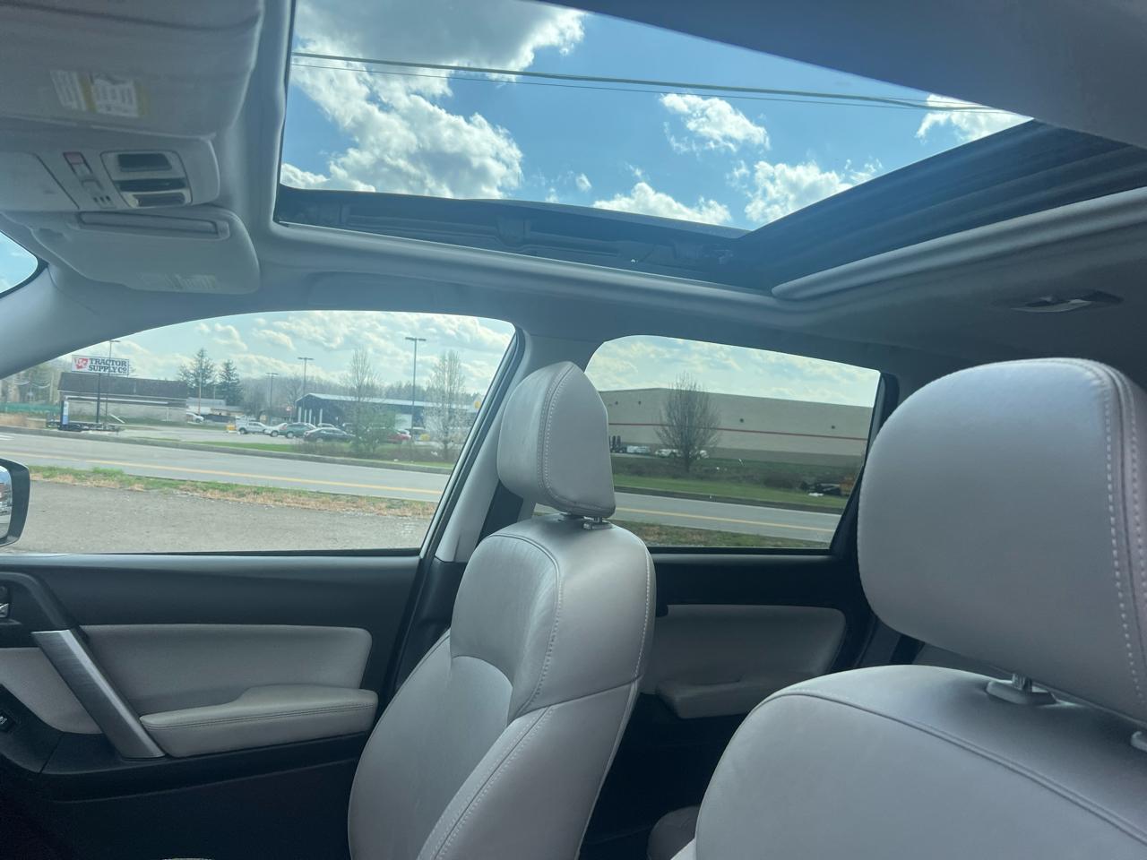 Subaru Forester 2.5i Limited CVT 2017